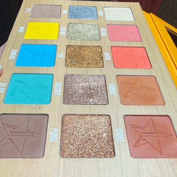 Jeffree Star Thirsty Eyeshadow Palette - Picture 4 of 4